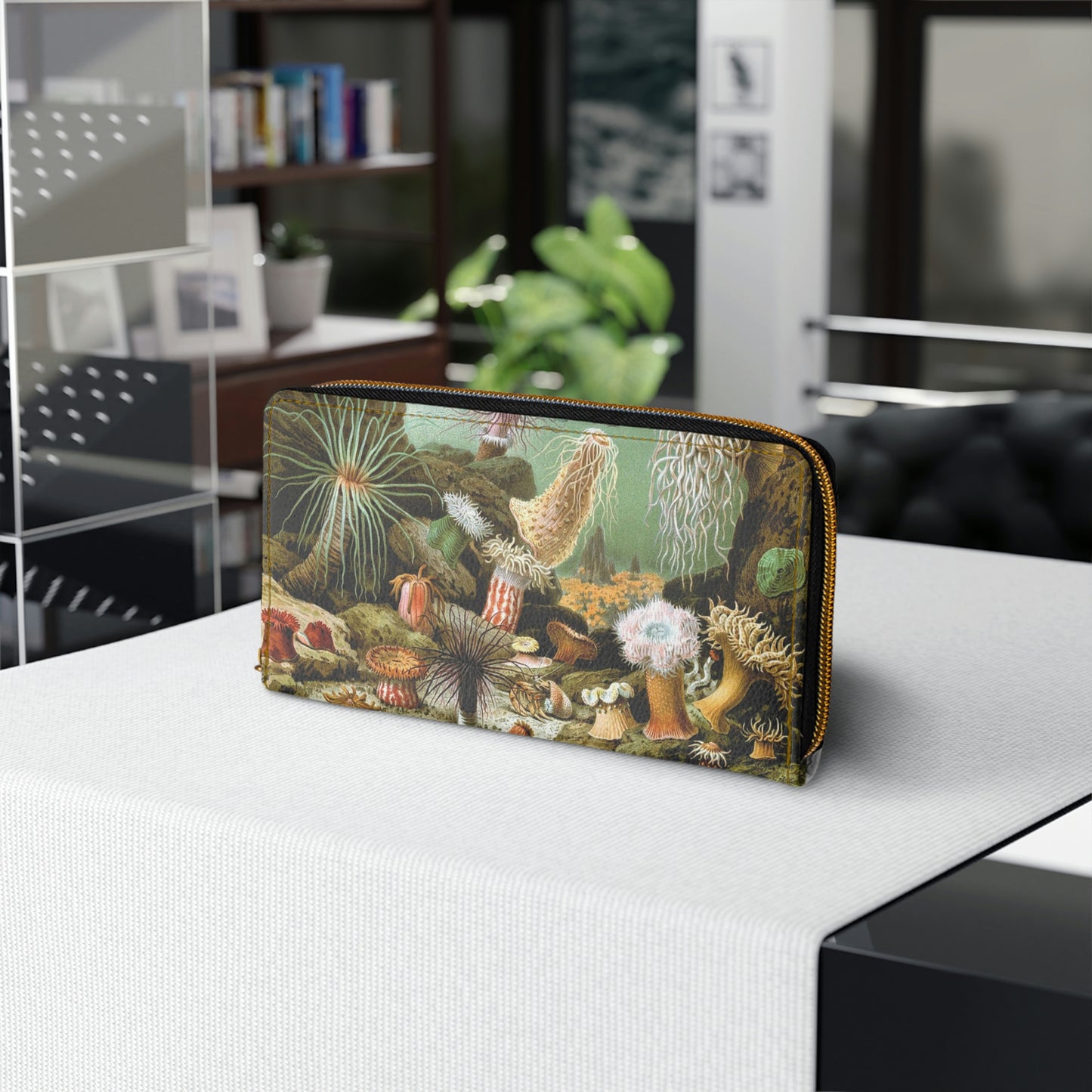 ODDONE "Actiniaria" by Merculiano, 1893, in Richard Lydekker's The Royal Natural History Zipper Wallet